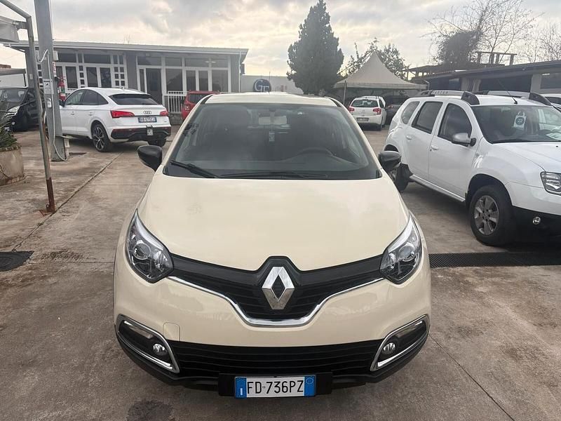 Usata Renault Captur Intens 89 CV (65 kW) 2016 Beige SUV