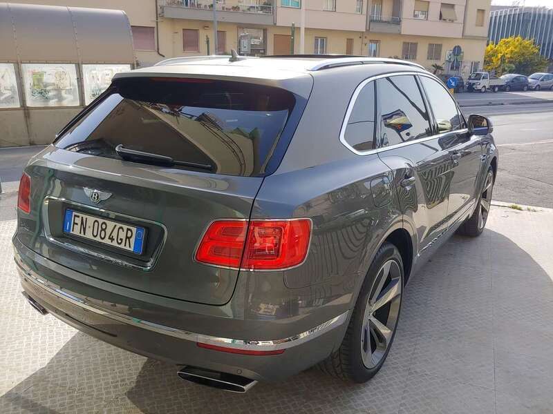 Usata Bentley Bentayga Mulliner 608 CV (447 kW) 2018 Grigio SUV