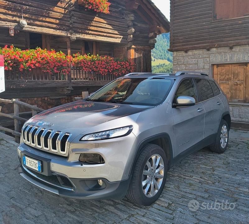 Usata Jeep Cherokee Limited 200 CV (147 kW) 2016 Grigio SUV