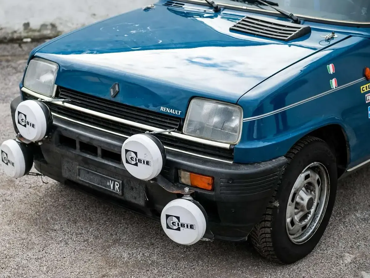 Usata Renault R5 86 CV (63 kW) 1981 Blu/azzurro Utilitaria