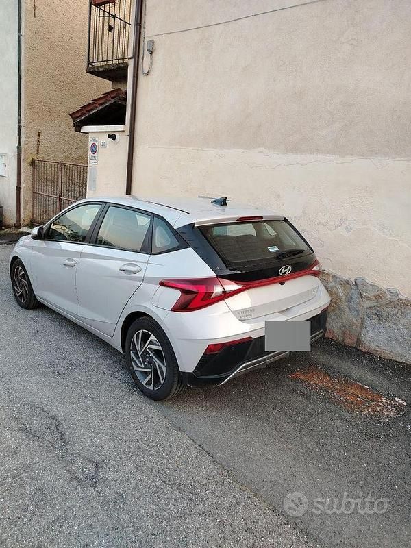 Usata Hyundai i20 79 CV (58 kW) 2024 Bianco Utilitaria