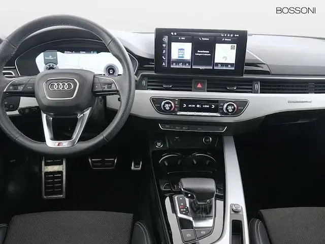 Usata Audi A5 Sportback S-Line 204 CV (150 kW) 2024 Nero mythos metallizzato Utilitaria