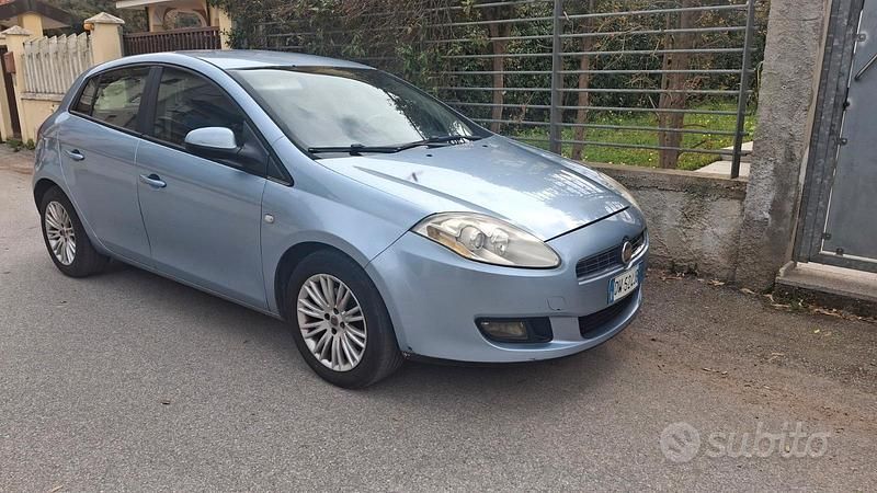Usata Fiat 1600 120 CV (88 kW) 2009 Blu Berlina