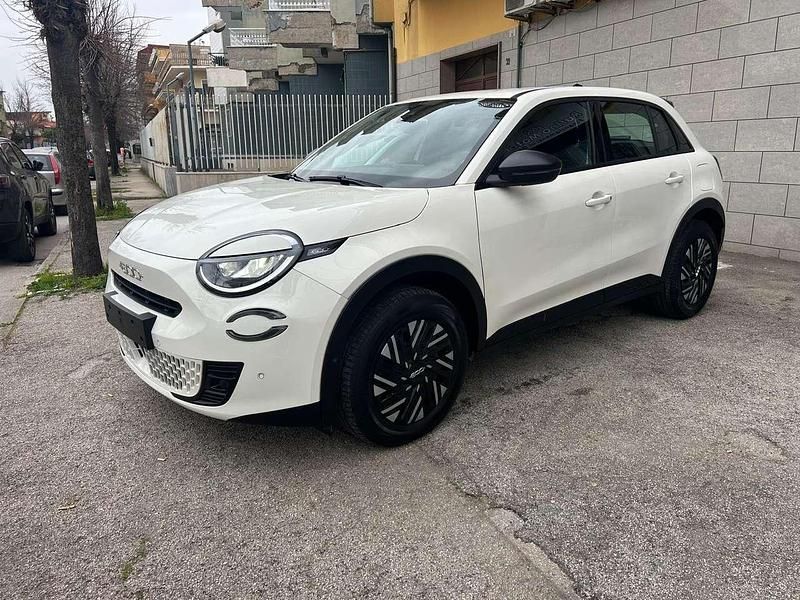 Usata Fiat 600 101 CV (74 kW) 2025 Bianco SUV