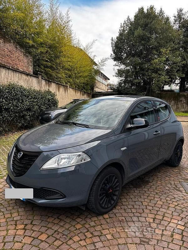 Usata Lancia Ypsilon S 69 CV (50 kW) 2014 Grigio Utilitaria
