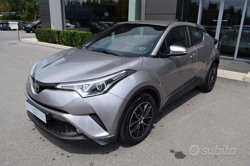 Usata Toyota C-HR Active 116 CV (85 kW) 2017 Grigio SUV