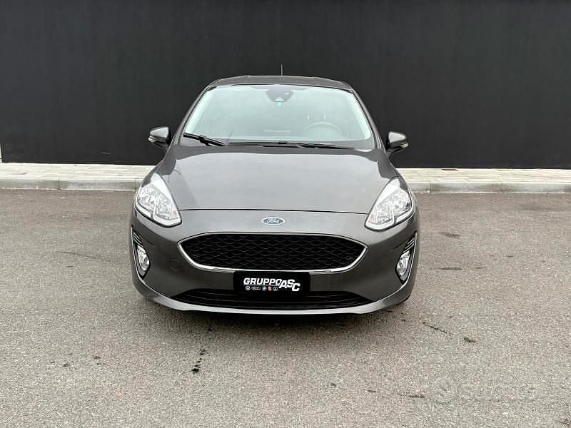 Usata Ford Fiesta 86 CV (63 kW) 2019 Grigio Utilitaria