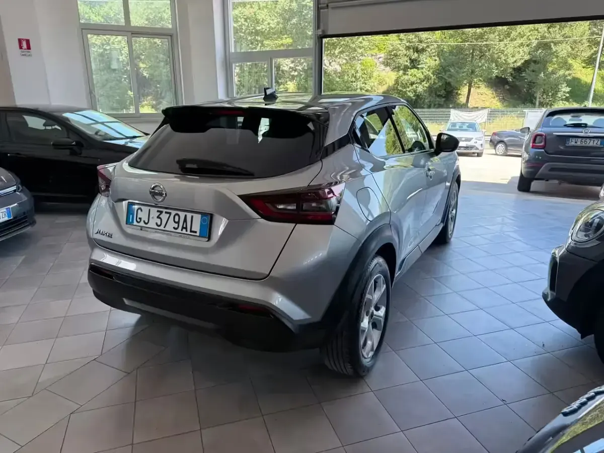 Usata Nissan Juke Tekna 114 CV (83 kW) 2022 Argento SUV