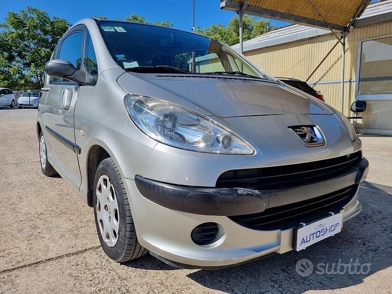 Usata Peugeot 1007 68 CV (50 kW) 2007 Antracite pastello Monovolume