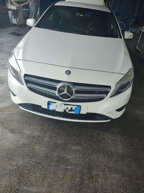 Usata 2013 Mercedes A200 Premium Tre volumi | 7500 € (Super prezzo) - Immagine 1/4