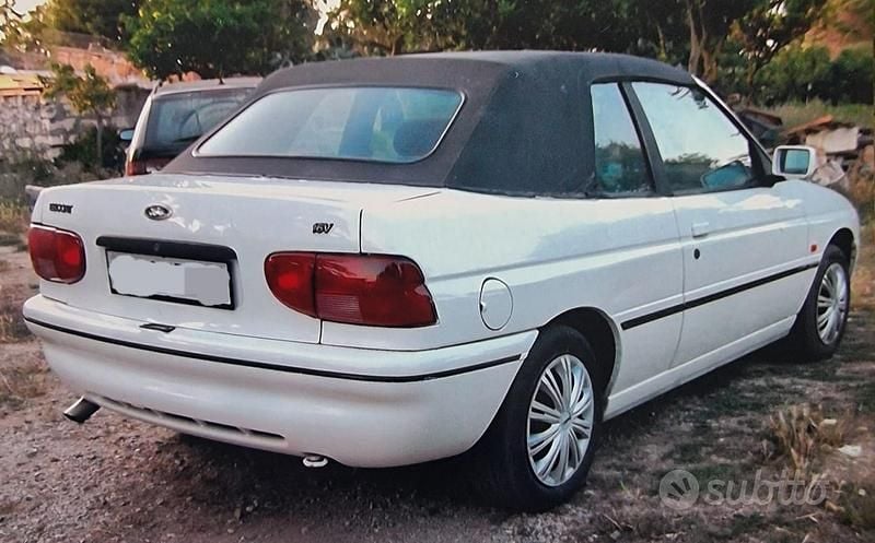 Usata Ford Escort Cabriolet 1995 Bianco Cabrio