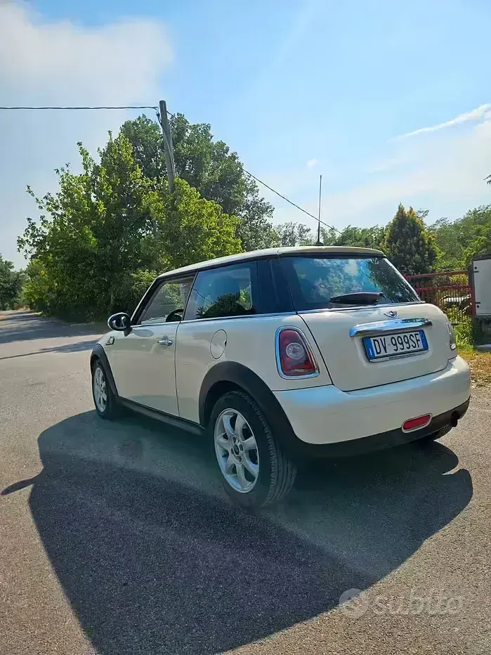 Usata Mini Cooper 95 CV (69 kW) 2010 Bianco Utilitaria