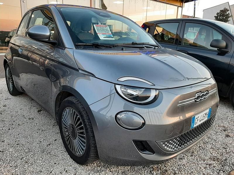 Usata Fiat 500e Icon 86 kW (118 CV) 2021 Grigio Berlina