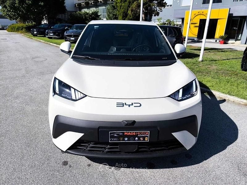 Nuova BYD Dolphin Comfort 64 kW (88 CV) 2025 Grigio Utilitaria