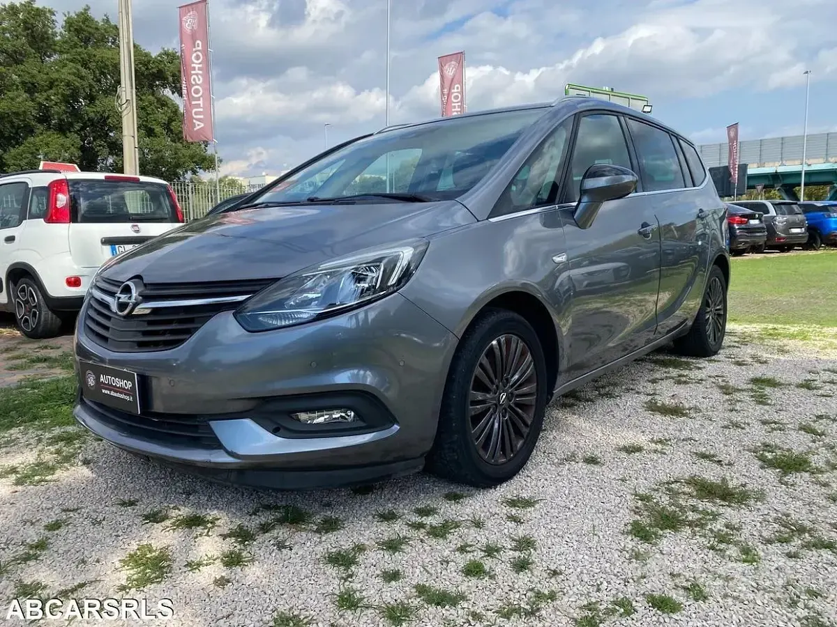 Usata Opel Zafira Life Innovation 137 CV (100 kW) 2019 Grigio Monovolume