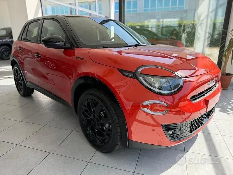 Nuova Fiat 600 La Prima 136 CV (100 kW) 2026 Arancione SUV