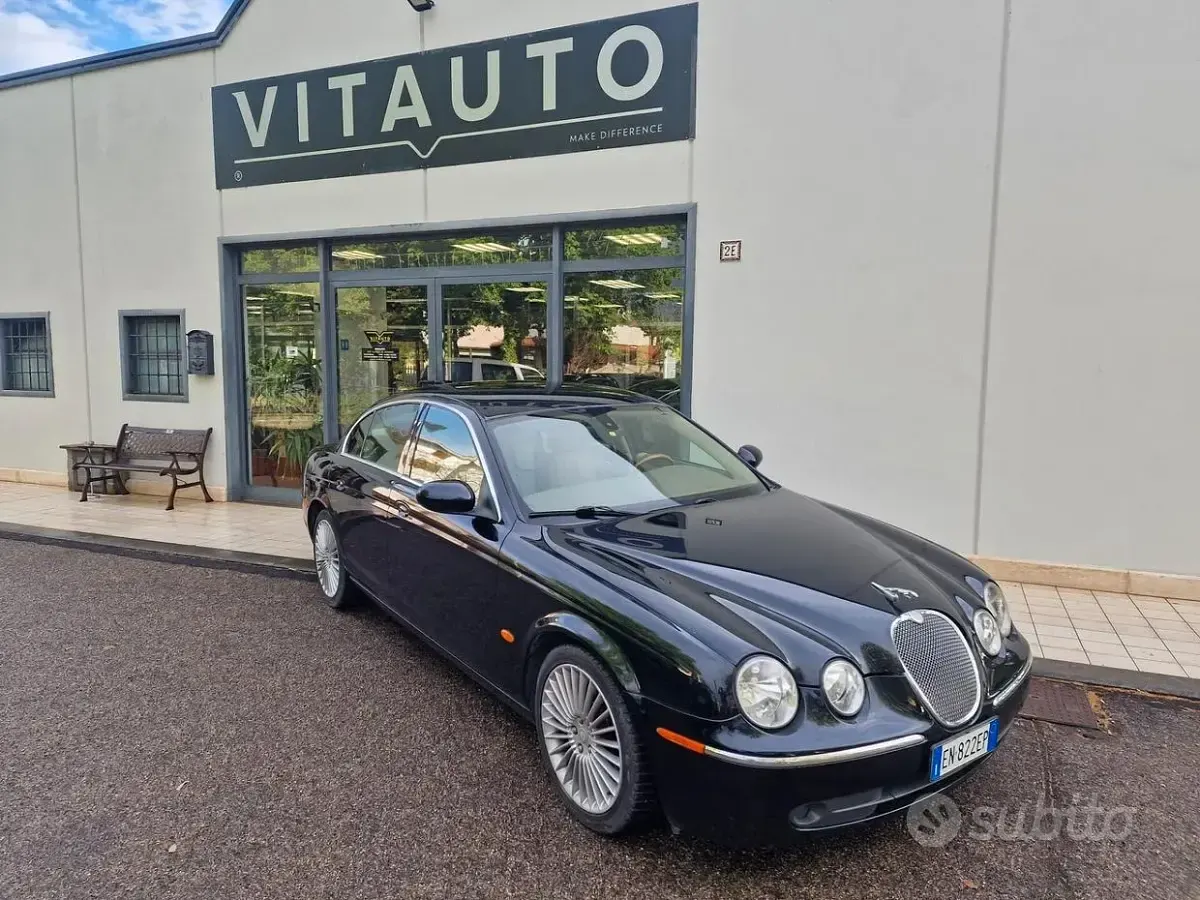 Usata Jaguar S-Type Executive 207 CV (152 kW) 2004 Nero Berlina