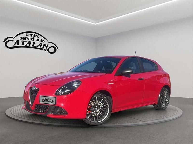 Rosso Usata 2016 Alfa Romeo Giulietta Super Due volumi | 9500 € (Buon prezzo) - Immagine 1/4