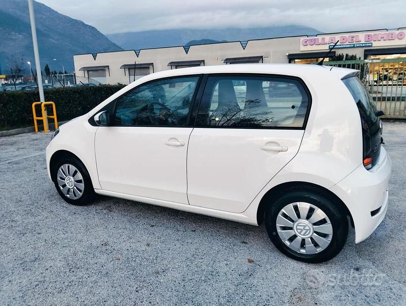Usata VW up! Move 60 CV (44 kW) 2018 Bianco Utilitaria