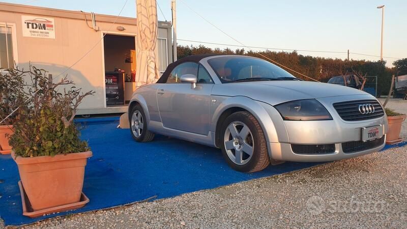 Usata Audi TT Roadster 179 CV (131 kW) 2000 Grigio Cabrio