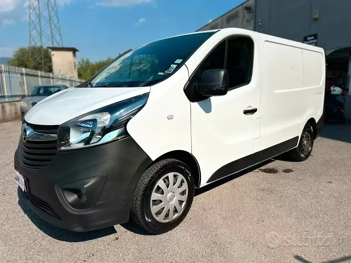 Usata Opel Vivaro S 120 CV (88 kW) 2016 Bianco Monovolume