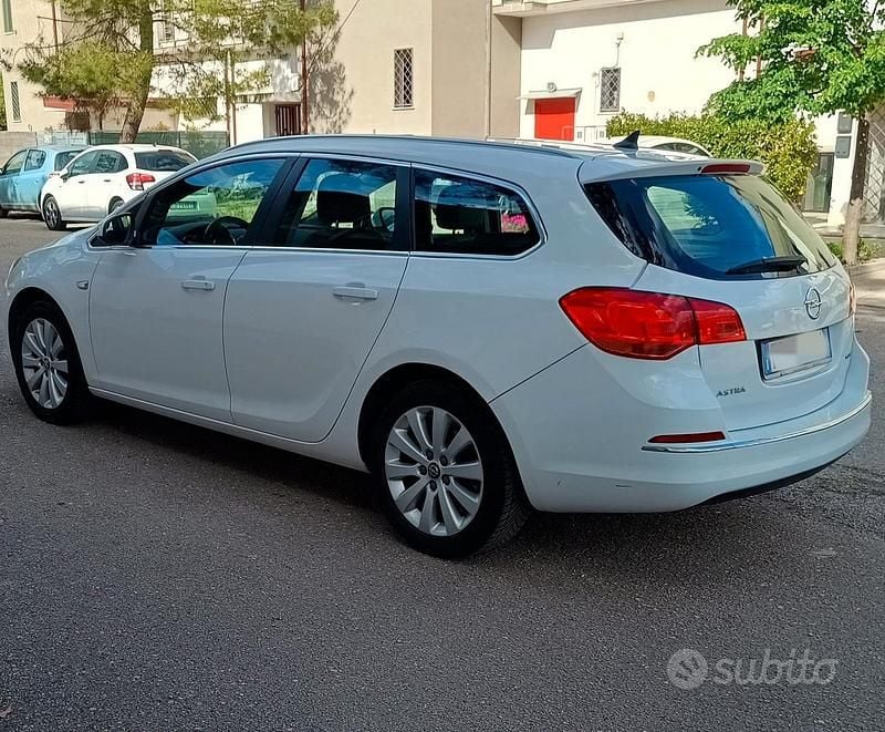 Usata Opel Astra Cosmo 2016 Bianco Station wagon