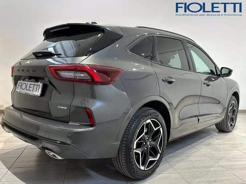 Usata Ford Kuga ST-Line X 180 CV (132 kW) 2026 Grigio SUV