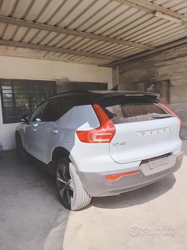 Usata Volvo XC40 Plus 300 kW (408 CV) 2022 Grigio SUV