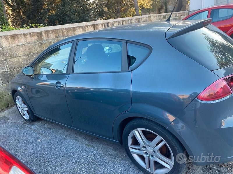 Usata Seat Leon 140 CV (102 kW) 2009 Grigio Utilitaria