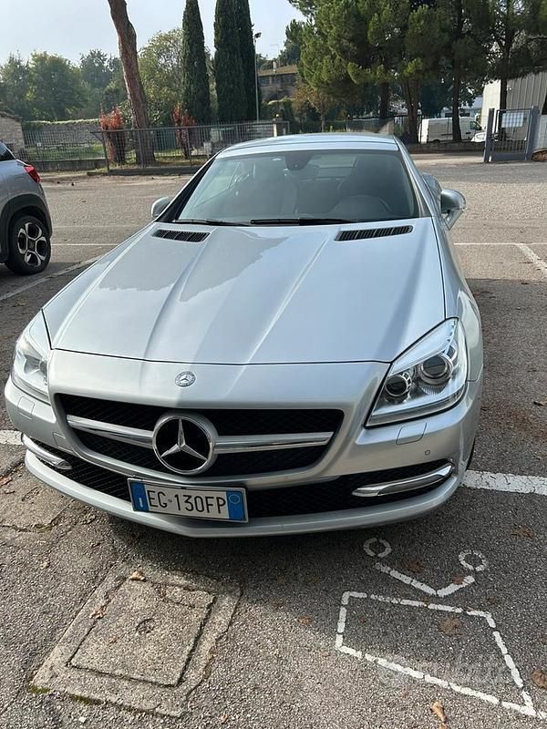 Grigio Usata 2011 Mercedes SLK200 Cabrio | 21.400 € (Molto cara) - Immagine 1/4