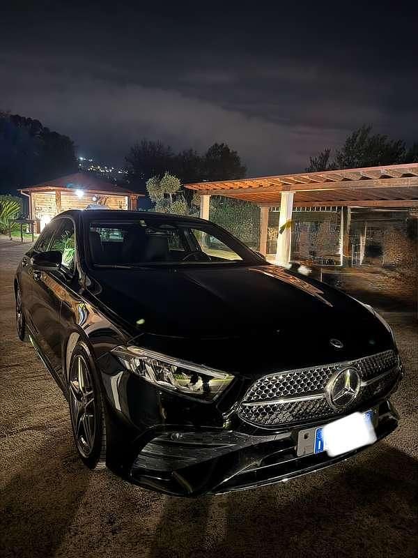 Usata Mercedes A180 AMG Line Premium 116 CV (85 kW) 2023 Nero Berlina