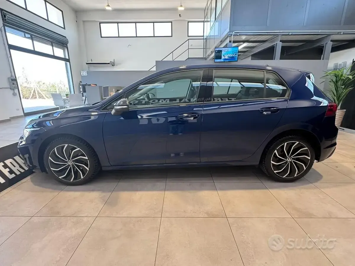 Usata VW Golf VIII Style 116 CV (85 kW) 2023 Bluazzurro Berlina