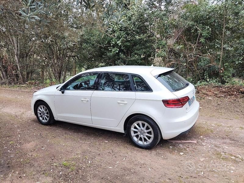 Usata Audi A3 105 CV (77 kW) 2013 Bianco Berlina