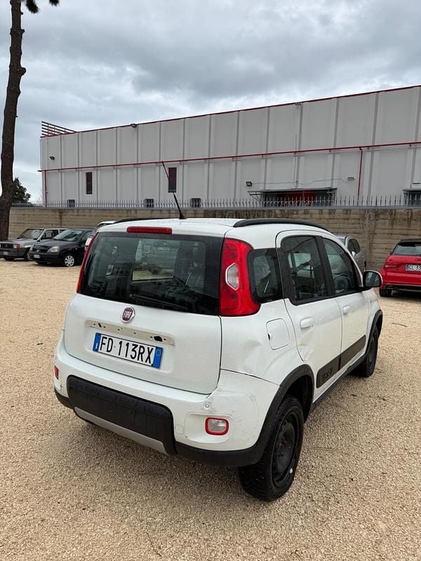 Usata Fiat Panda 4x4 S 95 CV (69 kW) 2016 Bianco Utilitaria