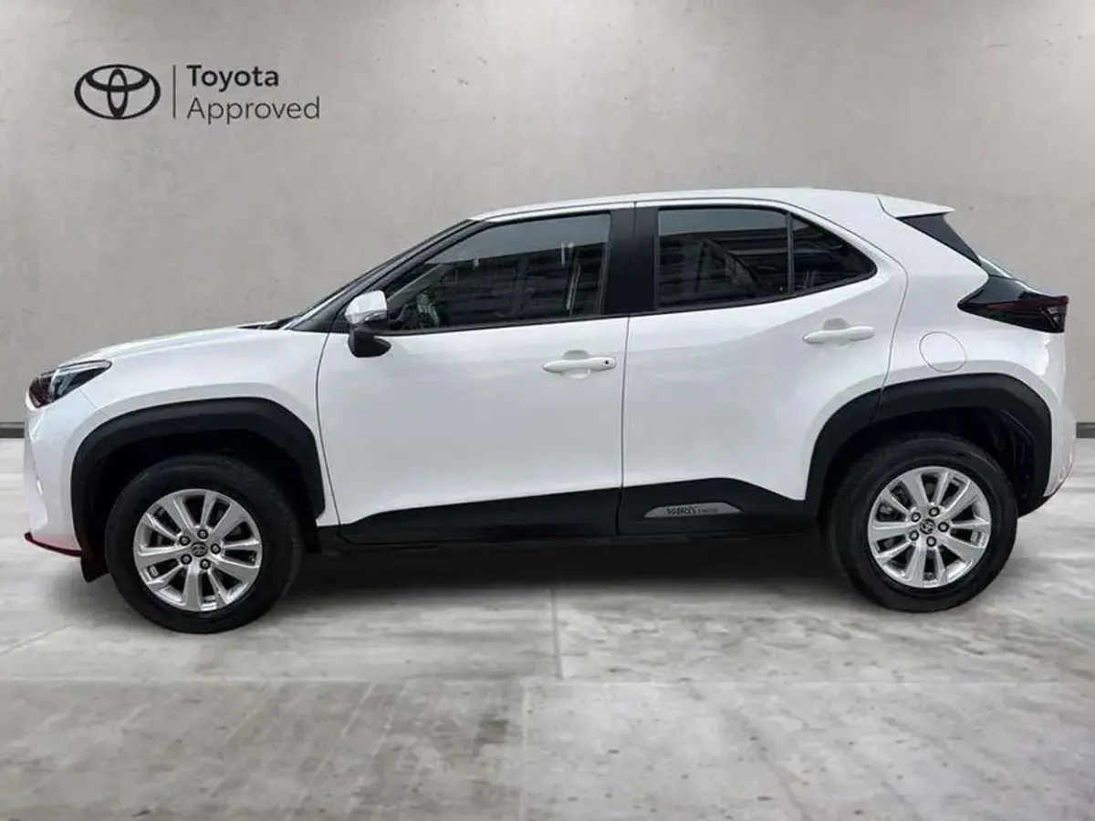 Usata Toyota Yaris Cross Active 116 CV (85 kW) 2022 Bianco SUV