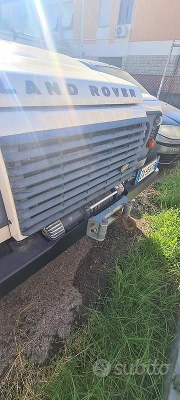 Usata Land Rover Defender 68 CV (50 kW) 2008 Bianco SUV