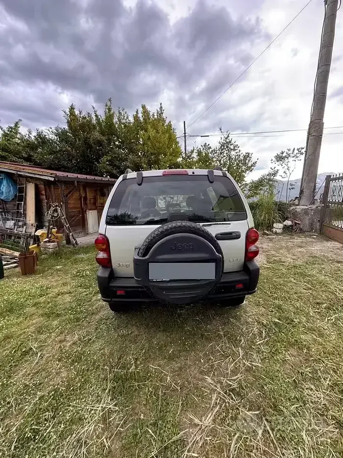 Usata Jeep Cherokee 163 CV (119 kW) 2005 SUV