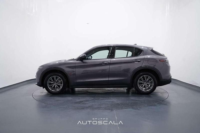 Usata Alfa Romeo Stelvio Super 209 CV (153 kW) 2023 Grigio vesuvio SUV