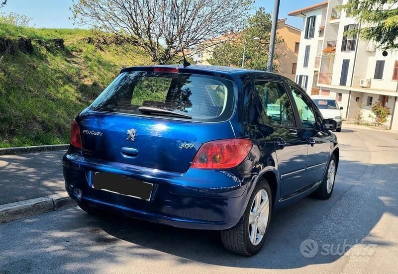 Usata Peugeot 307 109 CV (80 kW) 2005 Blu Berlina