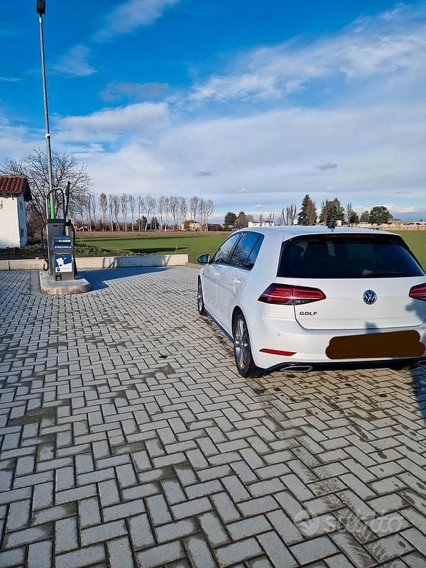 Usata VW Golf VII R-line 125 CV (91 kW) 2018 Bianco Berlina