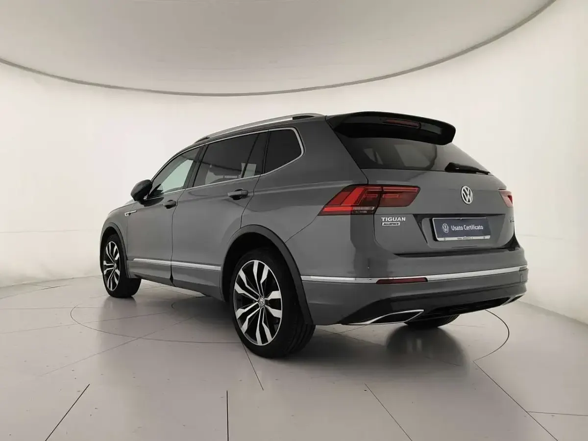 Usata VW Tiguan Allspace Advance 150 CV (110 kW) 2019 Grigio platino metallizzato SUV