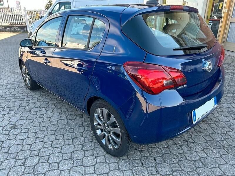 Usata Opel Corsa 69 CV (50 kW) 2017 Bluazzurro Berlina