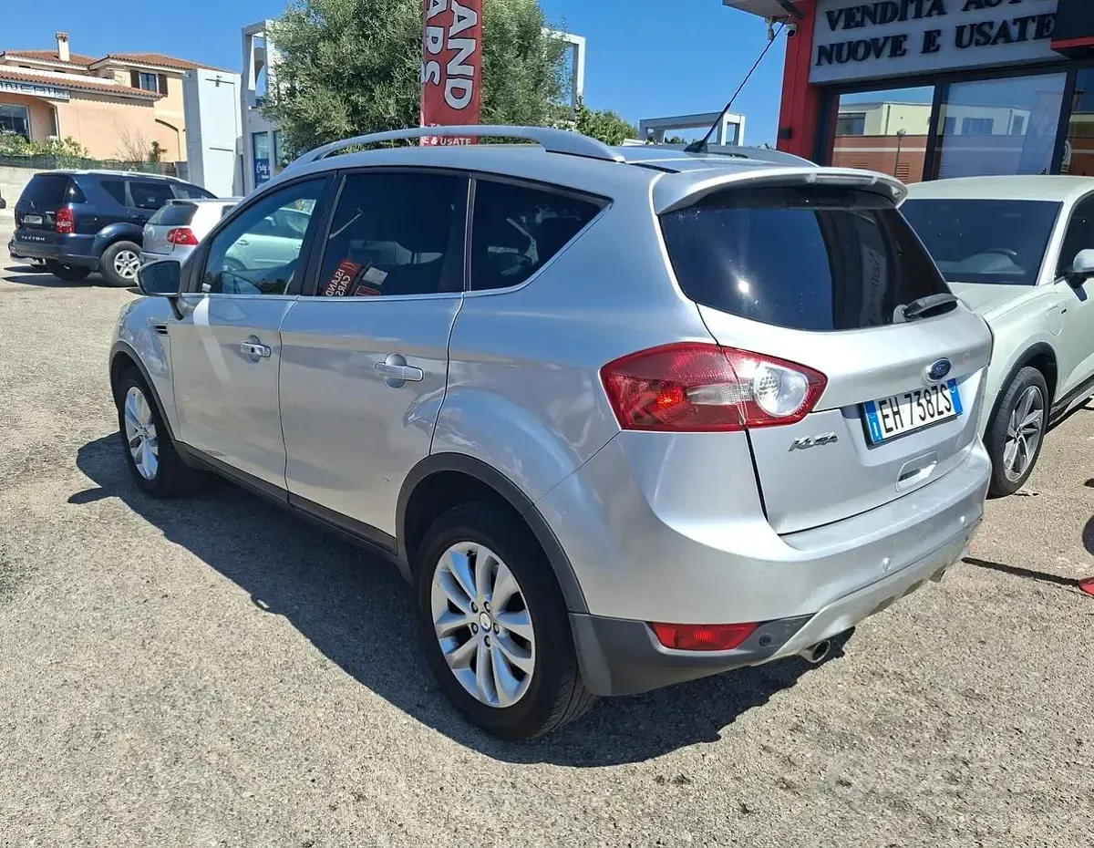 Usata Ford Kuga 163 CV (119 kW) 2011 Grigio SUV