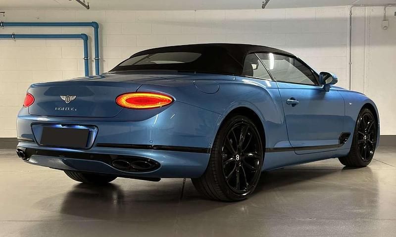 Usata Bentley Continental GT Convertible 549 CV (403 kW) 2022 Blu/azzurro Cabrio
