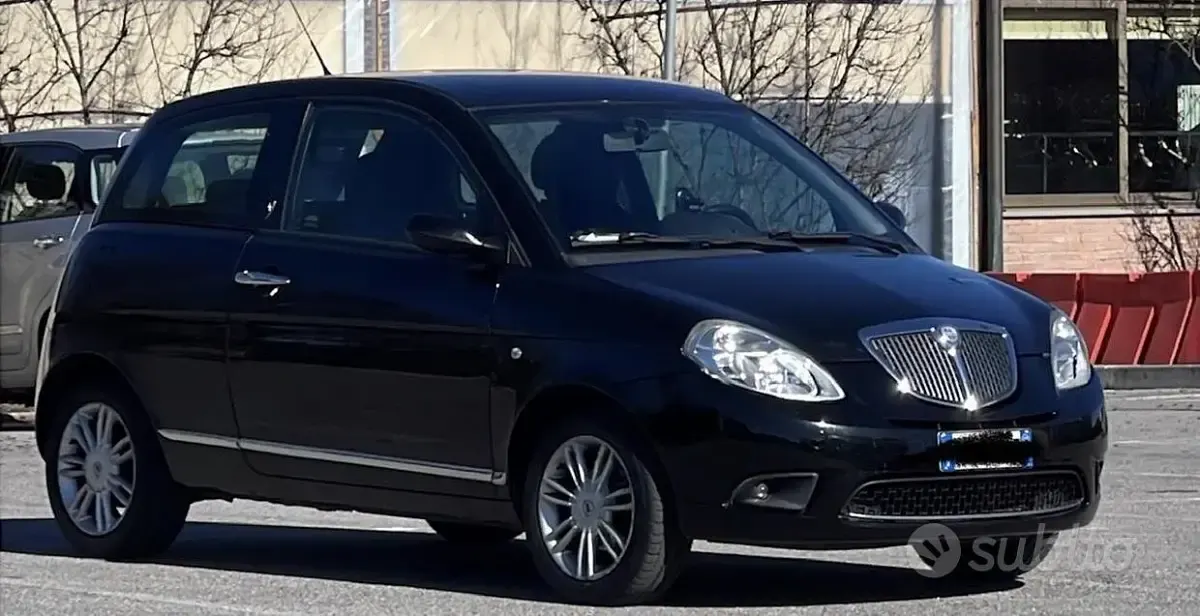 Usata Lancia Ypsilon 80 CV (58 kW) 2008 Nero Utilitaria