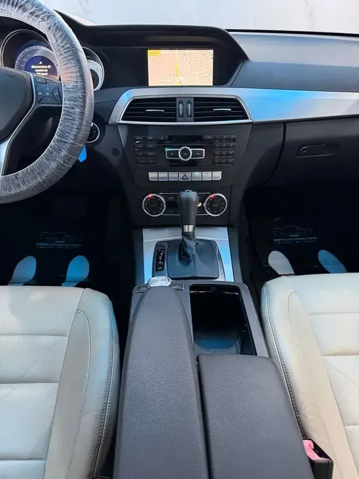 Usata Mercedes C220 Avantgarde 170 CV (125 kW) 2011 Grigio Coupé