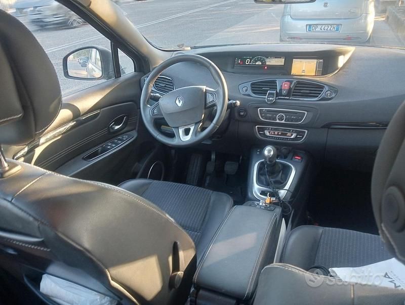 Usata Renault Scénic III 110 CV (80 kW) 2011 Nero Monovolume