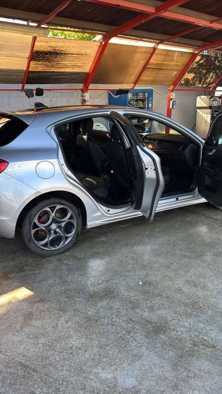 Usata 2018 Alfa Romeo Giulietta Tech Edition Due volumi | 12.000 € (Ottimo prezzo) - Immagine 1/4