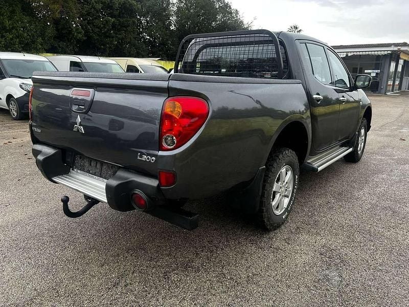 Usata Mitsubishi L200 Invite+ 136 CV (100 kW) 2011 Nero Pick-up