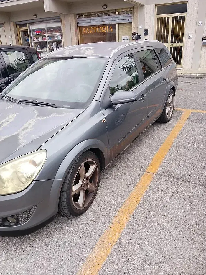 Usata Opel Astra 101 CV (74 kW) 2007 Grigio Station wagon